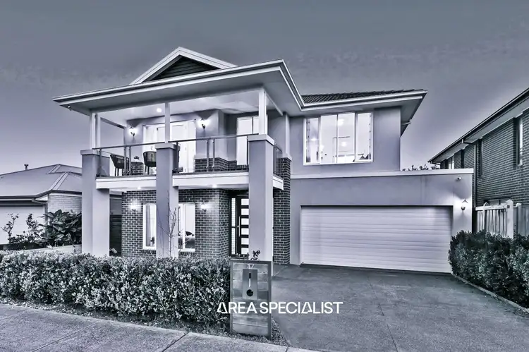 17 Lucinda Lane, Cranbourne North VIC 3977