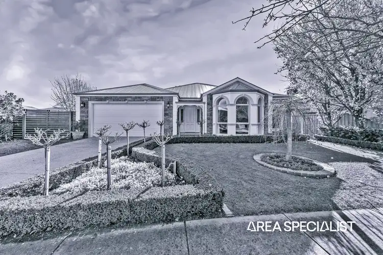 39 Henry Lawson Drive, Pakenham VIC 3810