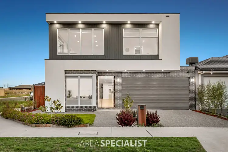 1 Tartan Drive, Clyde North VIC 3978