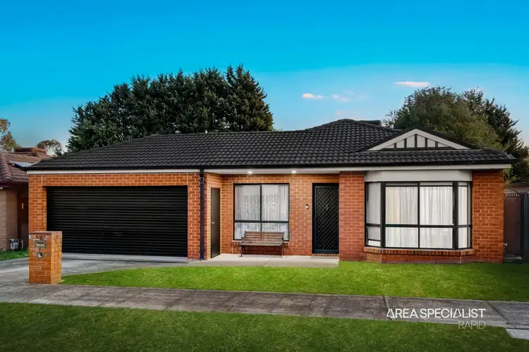 11 Branton Drive, Hampton Park VIC 3976