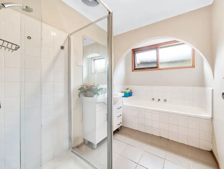 Fifth view of Homely house listing, 98 Endeavour Drive, Cranbourne North VIC 3977