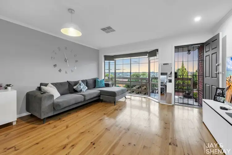Fourth view of Homely house listing, 2/11 Lambert Court, Endeavour Hills VIC 3802
