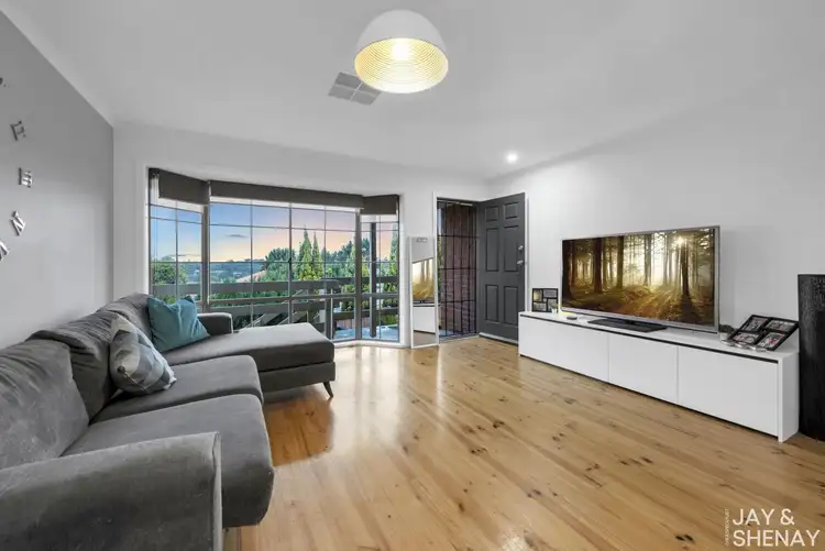 Fifth view of Homely house listing, 2/11 Lambert Court, Endeavour Hills VIC 3802