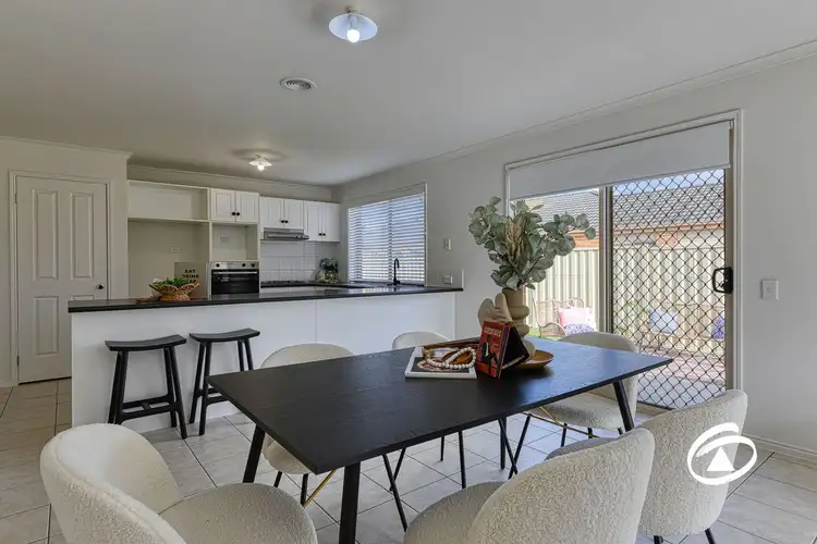 Fifth view of Homely house listing, 4 Croxley Place, Narre Warren South VIC 3805