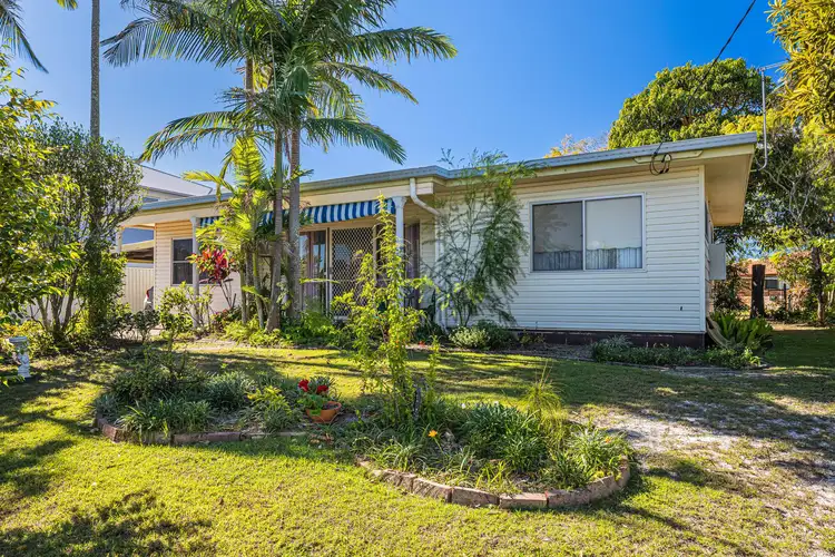 14 Hazell Avenue, Banksia Beach QLD 4507