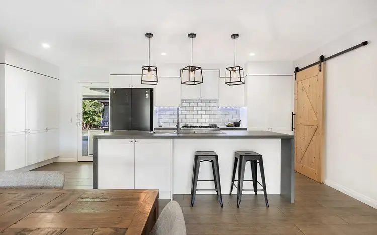 6 Maitland Court, Dampier WA 6713