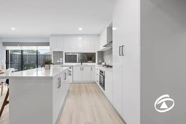 Fifth view of Homely house listing, 2/3 Pollina Close, Hampton Park VIC 3976
