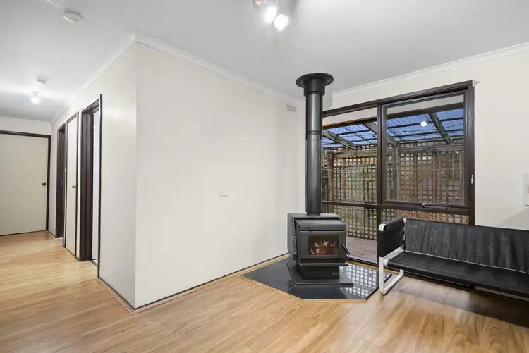 Fifth view of Homely house listing, 4 Hutchins Avenue, Endeavour Hills VIC 3802