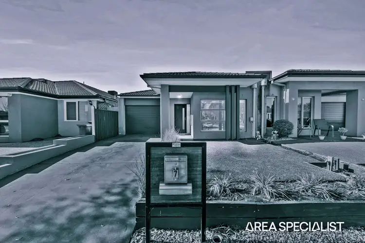 7 Pyrenees Road, Clyde VIC 3978
