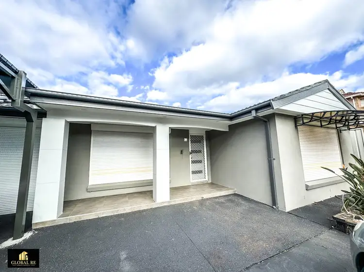 12 Moorhouse Crescent