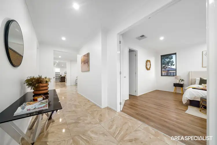 Fifth view of Homely house listing, 2 Quattro Avenue, Cranbourne East VIC 3977