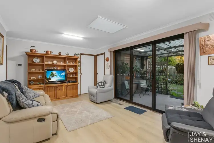 Sixth view of Homely house listing, 2 Rokewood Court, Endeavour Hills VIC 3802