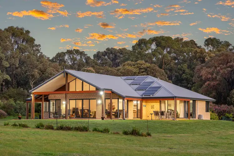 28 Lagoon Drive, Yallingup WA 6282