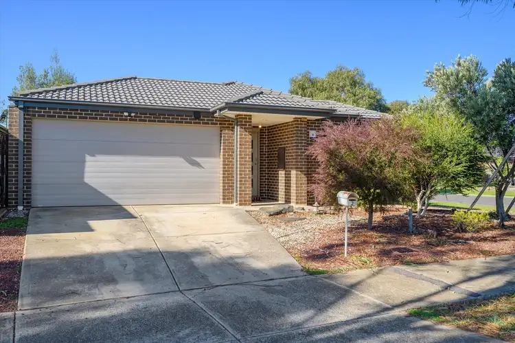 2 Hollybrook Street, Melton South VIC 3338