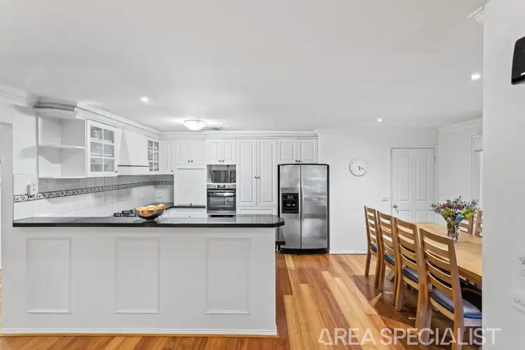 Fifth view of Homely house listing, 2 Gracehill Mews, Cranbourne VIC 3977
