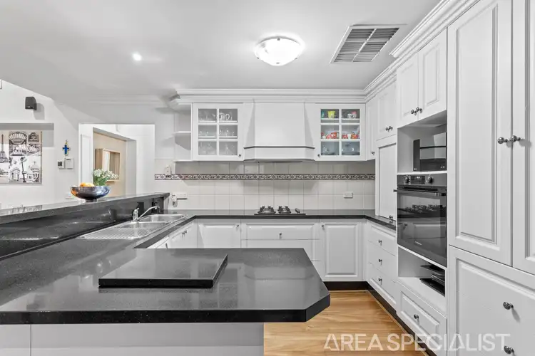 Sixth view of Homely house listing, 2 Gracehill Mews, Cranbourne VIC 3977