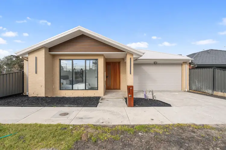 30 Molesworth Crescent