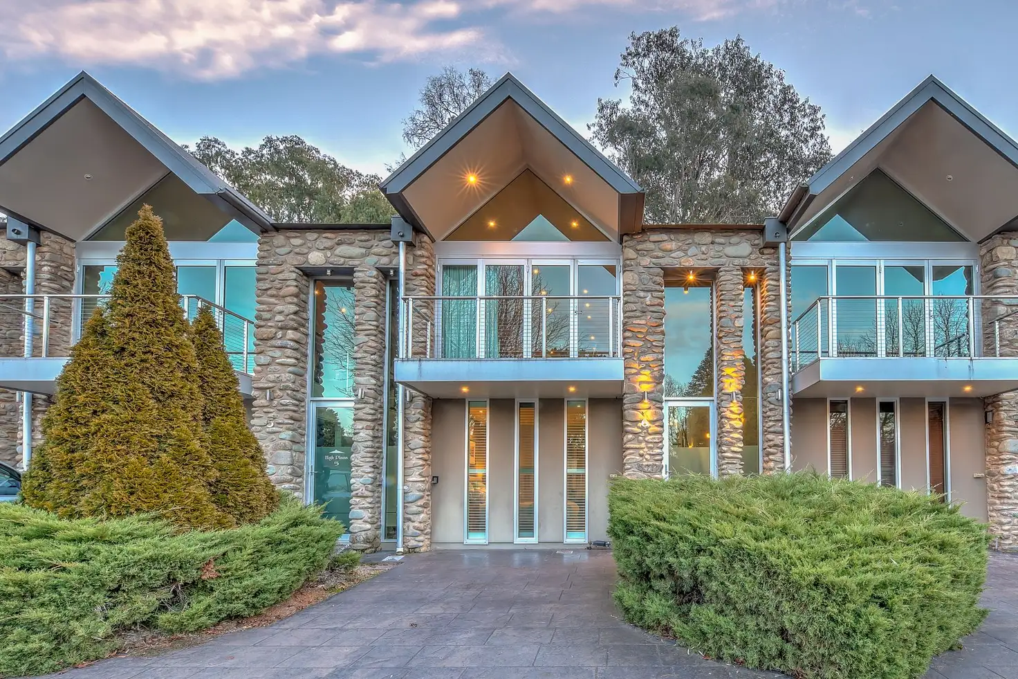 Main view of Homely townhouse listing, 4/2 Mountbatten Avenue, Bright VIC 3741