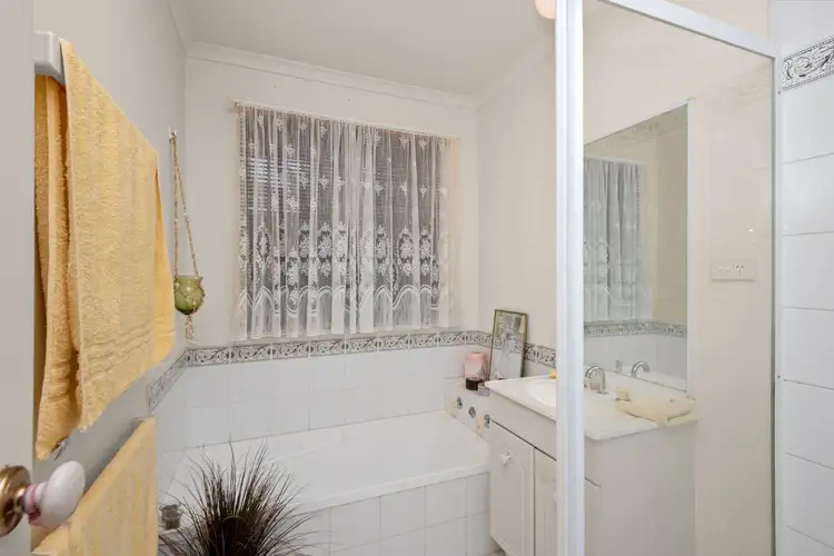 Fifth view of Homely house listing, 3 Kinta Court, Strathfieldsaye VIC 3551