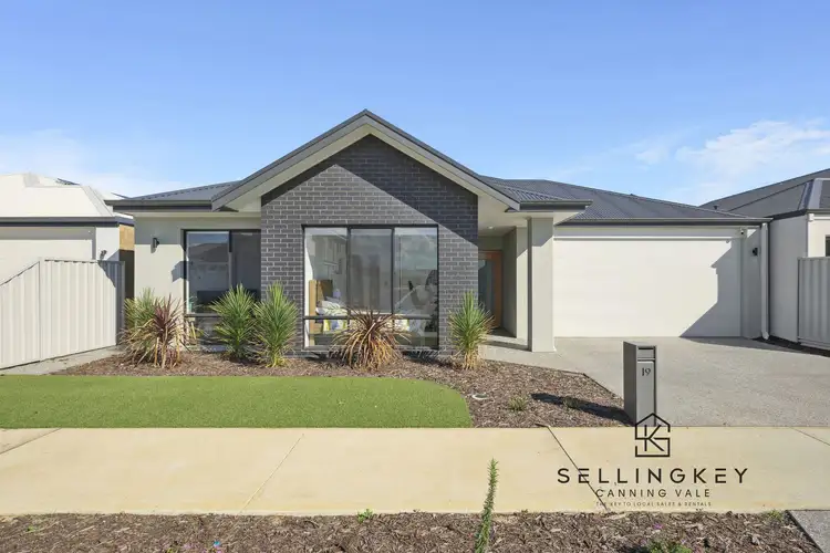 19 Messina Way, Piara Waters WA 6112