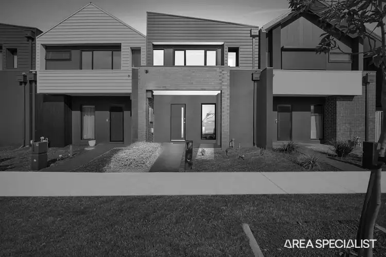11 Whitehouse Terrace, Thornhill Park VIC 3335
