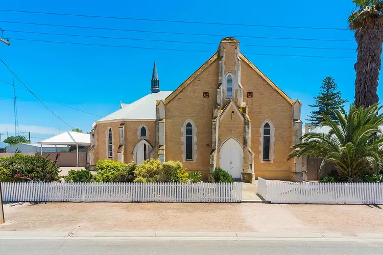 8 Stirling St