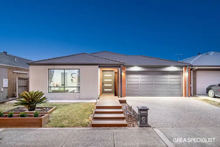 25 Davenport Crescent, Cranbourne West VIC 3977