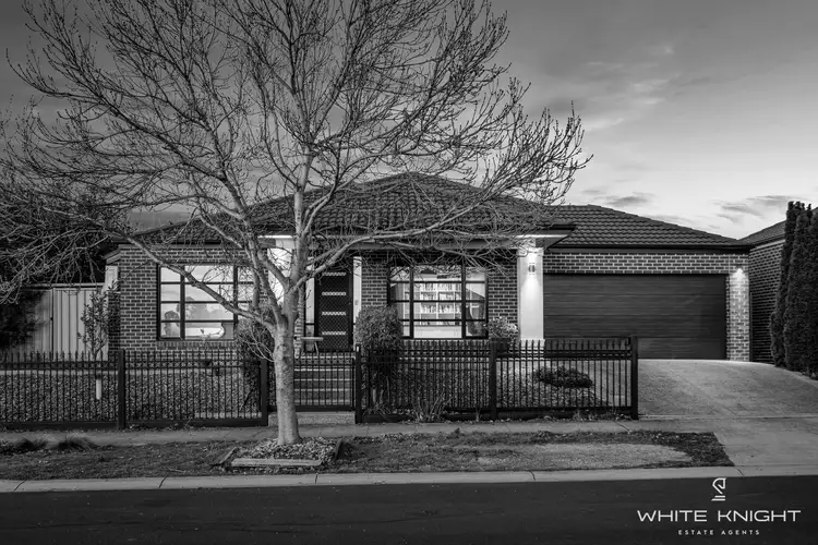 16 Forest Glade Way, Caroline Springs VIC 3023