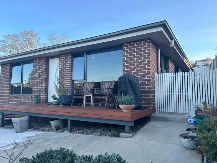 2/16 West Barrack Street, Deloraine TAS 7304