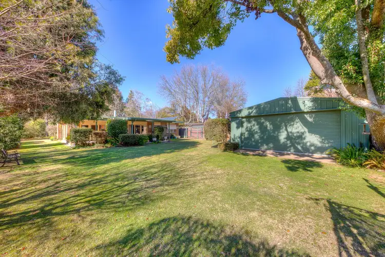Main view of Homely house listing, 3 Ashwood Avenue, Bright VIC 3741