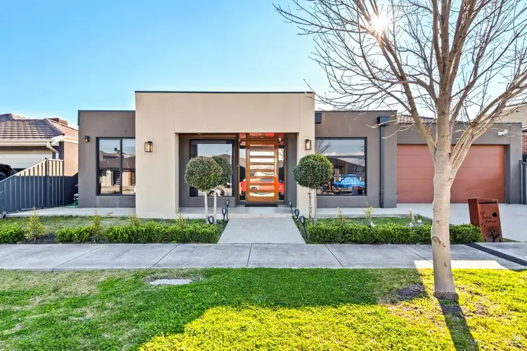 98 Arena Avenue, Roxburgh Park VIC 3064