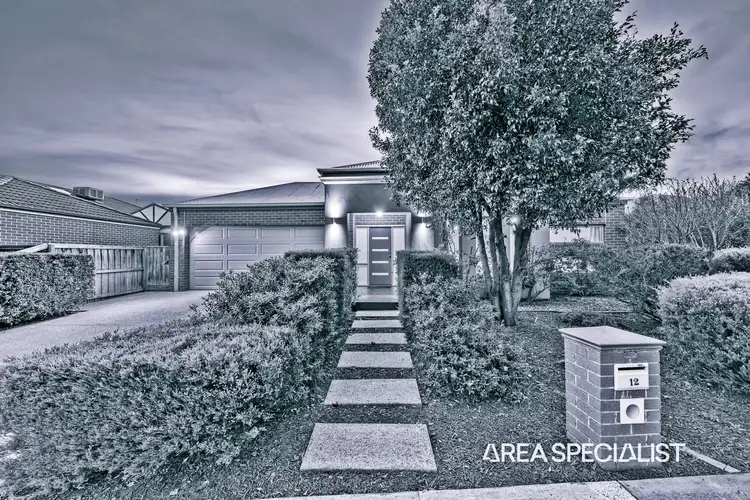 12 McCubbin Avenue, Pakenham VIC 3810