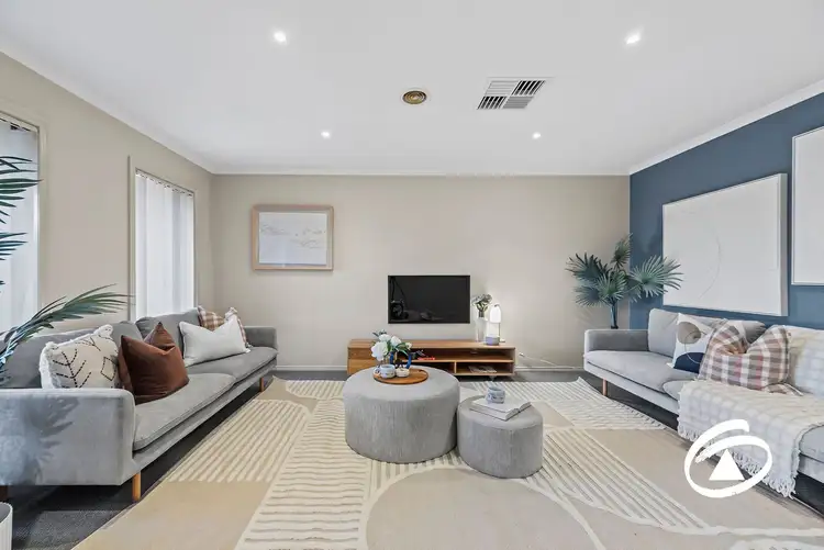 Second view of Homely house listing, 7 Howe Way, Cranbourne East VIC 3977