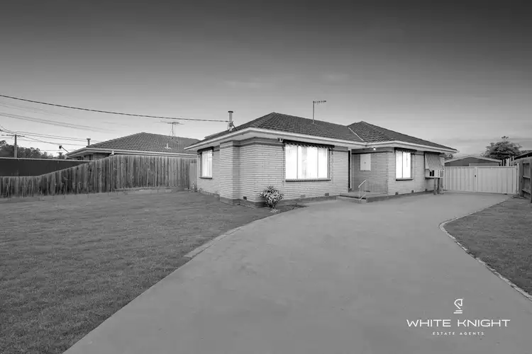 16 Runcorn Crescent, Deer Park VIC 3023
