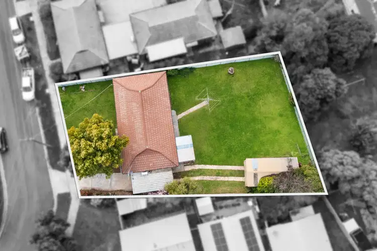 Second view of Homely house listing, 4 Mijuda Court, Kennington VIC 3550