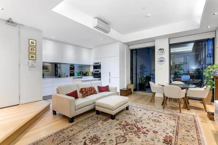 255 Adelaide Tce