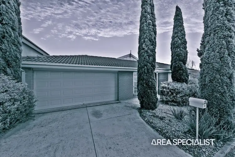 33 Wild Cherry Avenue, Pakenham VIC 3810