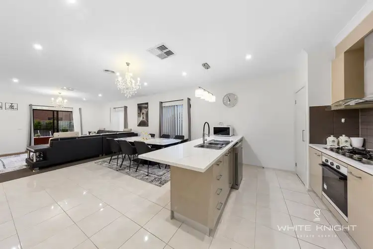 Fifth view of Homely house listing, 7 McLaren Chase, Caroline Springs VIC 3023
