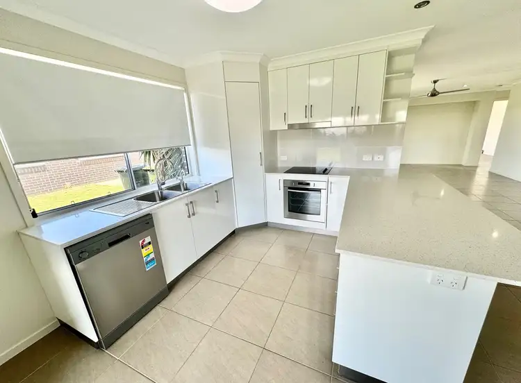 Sixth view of Homely villa listing, 3/17 Dudley Street,, Chinchilla QLD 4413