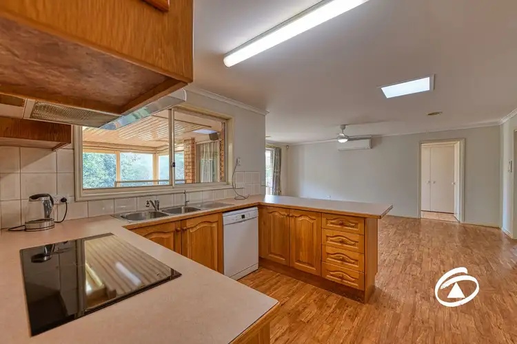 Fifth view of Homely house listing, 4 Hedley Court, Narre Warren VIC 3805