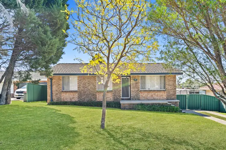 27 Frontignan Street, Eschol Park NSW 2558