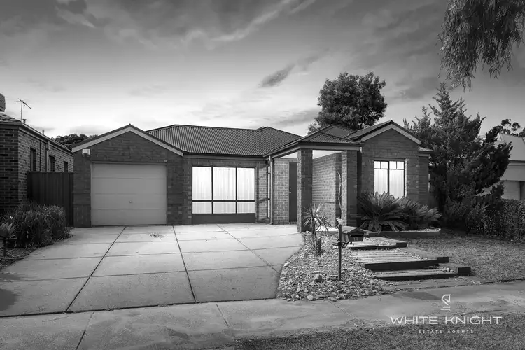 14 Buvelot Crescent, Caroline Springs VIC 3023