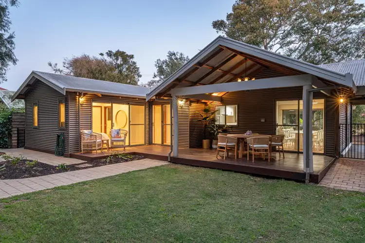 25 Hakea Way