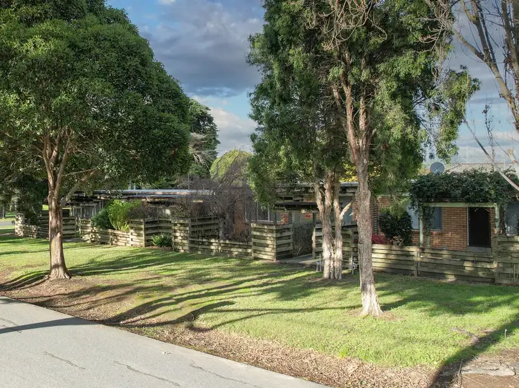 2/7 Manuka Road, Berwick VIC 3806