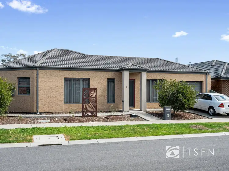 9 Triplett Avenue, Ascot VIC 3551