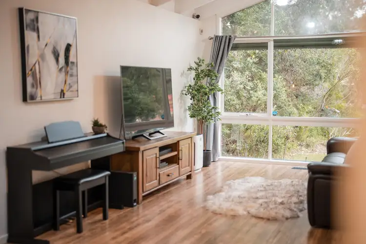 Fifth view of Homely house listing, 2 Algona Court, St Helena VIC 3088