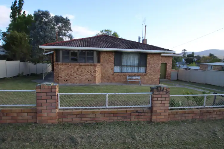 111 Miles Street, Tenterfield NSW 2372