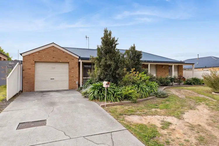 2 Ennor Place, Kangaroo Flat VIC 3555