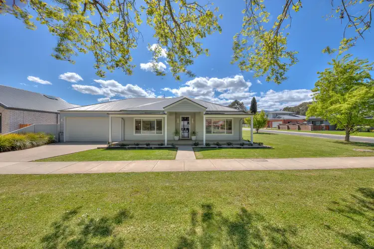 1 Armstrongs Road, Porepunkah VIC 3740