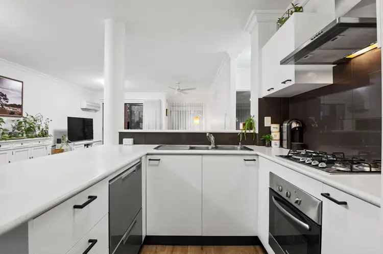 Sixth view of Homely apartment listing, 6/7 Bronte Street, East Perth WA 6004